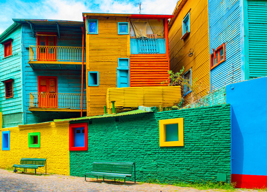 Bunte Häuserfront in Buenos Aires